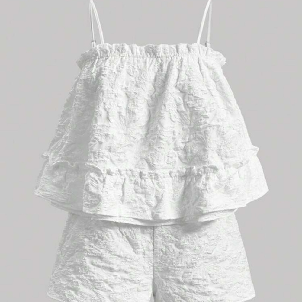 Chic White Lace Top and Shorts Set - Picture 5 of 8